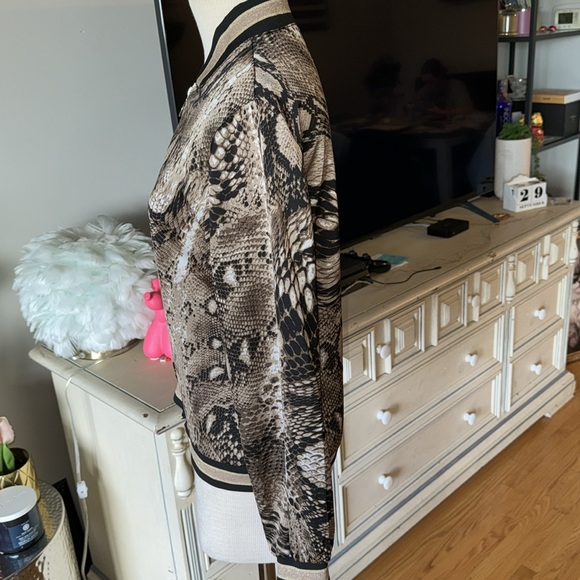 Animal pattern light jacket - Picture 2 of 3